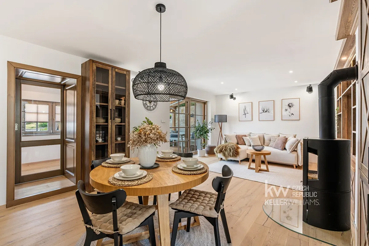 Prodej rodinného domu 180 m², pozemek 923 m²